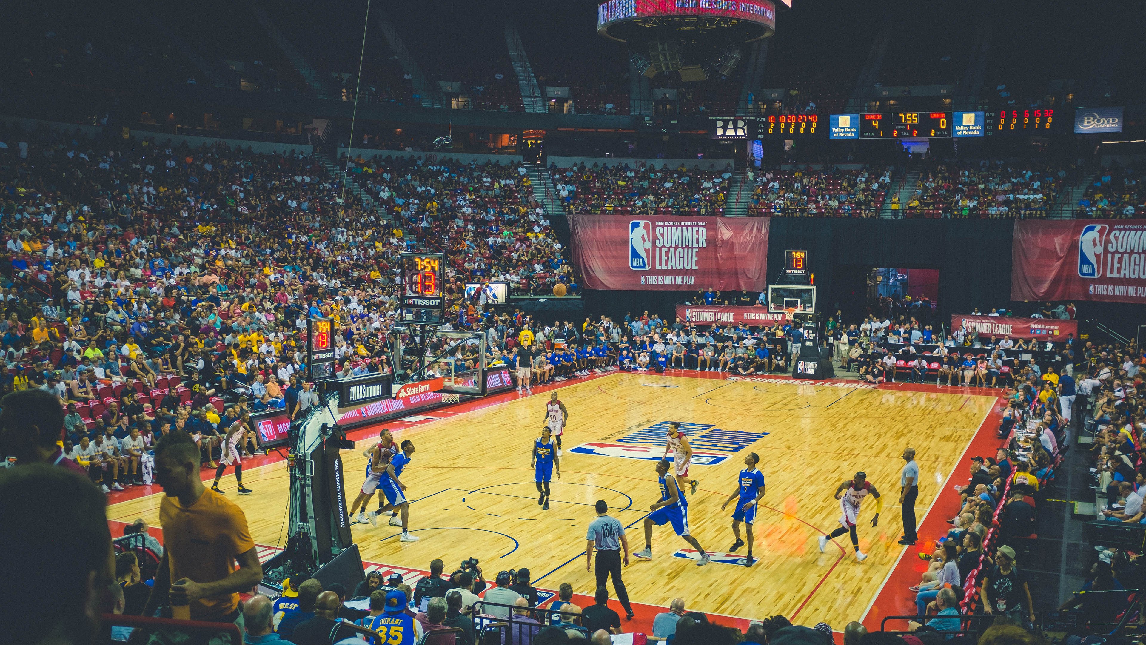 篮球训练机器人亮相国家队训练基地,篮球训练仪器